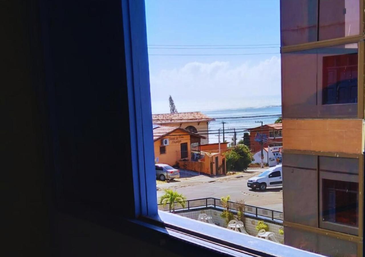 Quarto com 2 Camas de Solteiro